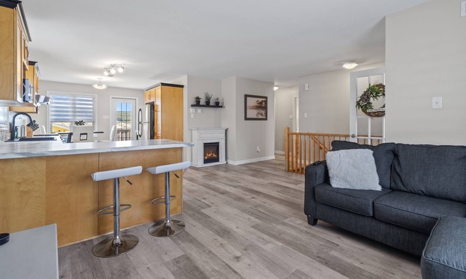 Terra Nova Maison | Executive cozy home with 3 beds, work station & gym