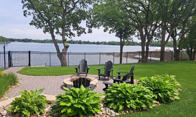 Detroit Lakes Maison | Executive Long Lake Home, Detroit Lakes