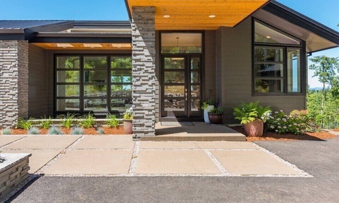 Sherwood Maison | Executive Retreat| Incredible Views | Smores Around the Firepit