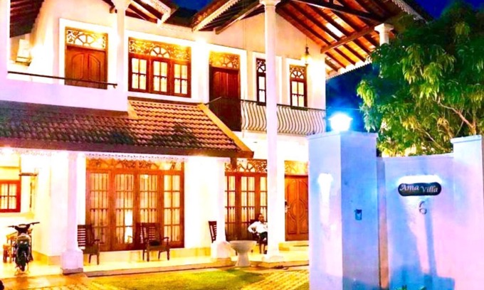Negombo Villa | CHAMBRE EXÉCUTIVE AVEC BALCON ET LOBBY PRIVÉ