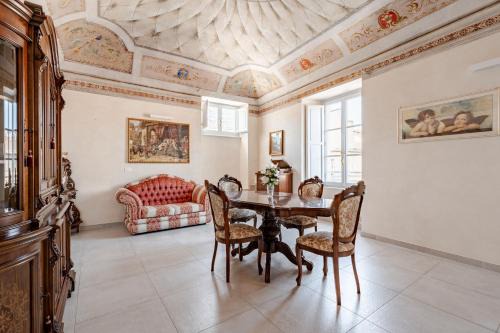 L'Aquila Appartement | EXLUSIVE DOLCEVITA PALAZZO PICALFIERi