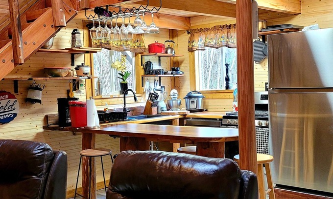 Mountain View Maison | Aloha Lodge-private eco Log cabin near Volcano Park