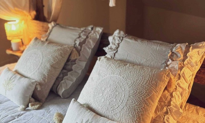 Saint-Maurice Appartement | Exotic suite with cinema, private spa & Savannah decor 🐾🌿, Enjoy your life