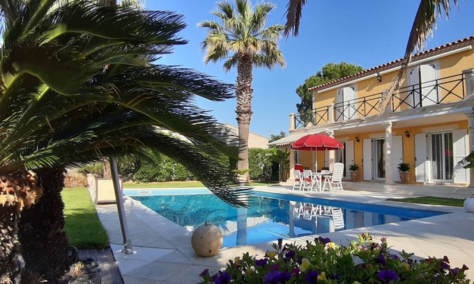 Saturargues Villa | Belle villa au calme avec piscine ensoleillée