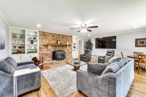 Fayetteville Maison | Expansive Fayetteville Retreat 11 Mi to U of A!