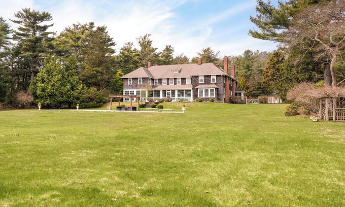 Quogue Maison | Expansive Quiogue Home Between Westhampton and Quogue, Private Pool and...