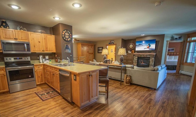 River Run Maison | Expedition Station 8590 by SummitCove Lodging
