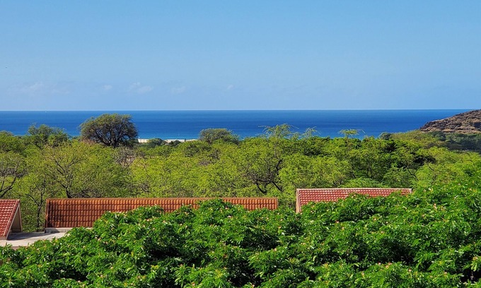 Makaha Valley Copropriété | Experience Authentic Hawaii on Oahu's West Side! 5 Minutes to the Beach!