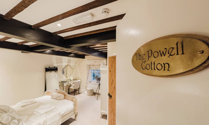 Birchington Hôtel | Experience boutique comfort above The Powell pub in Birchington. Stylish en-suite rooms, luxury touches, and a vibrant pub below—perfect for business, couples, or families. Book your coastal escape today!