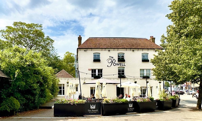 Birchington Hôtel | Experience boutique comfort above The Powell pub in Birchington. Stylish en-suite rooms, luxury touches, and a vibrant pub below—perfect for business, couples, or families. Book your coastal escape today!