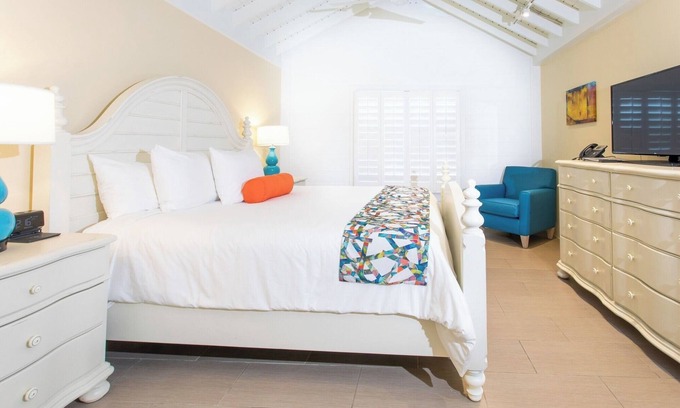 Christiansted Hôtel | Experience Christiansted’s Charm from Stylish and Comfortable Waterfront Room