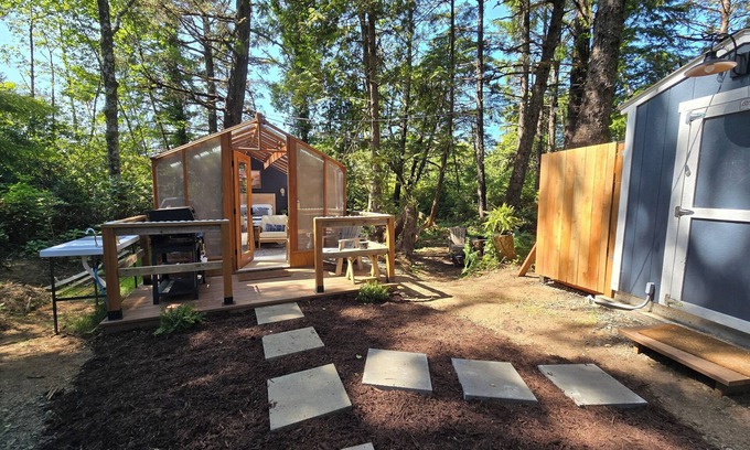 Copalis Beach Cabine | Experience Coastal Bliss in a Stunning Glass House Glamping Retreat