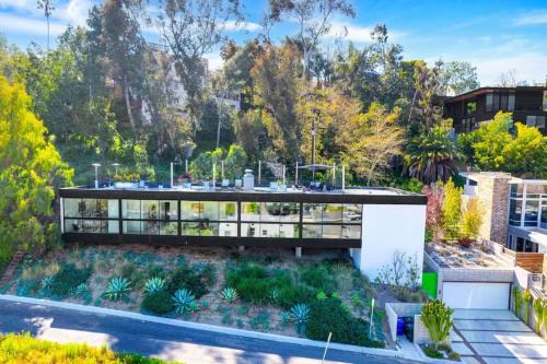 Hillcrest Maison | Experience Eco-Luxury at its Finest - Centrally Located Clea House in San Diego!