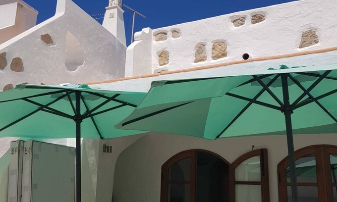 Fuseta Maison | Experience idyllic Algarve house, 400m to harbor & beach, fast WiFi, heatable