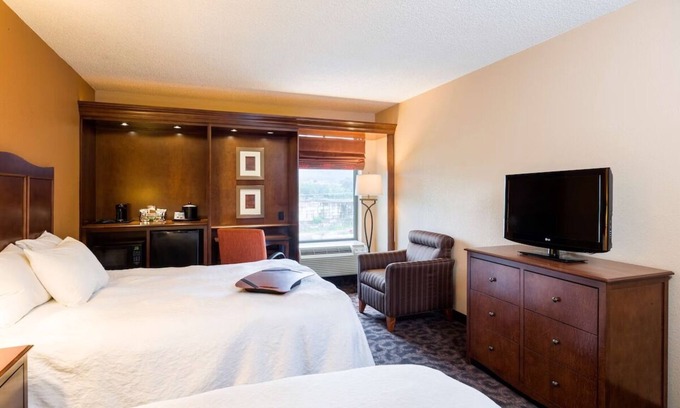 Danville Hôtel | Experience Indoor Pool Suite Near FQ Hartman Park Pets Welcome | 3 Units