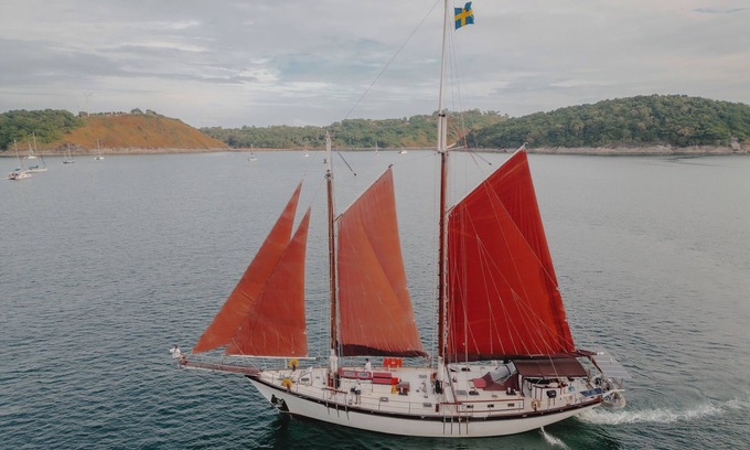 Mai Khao Location De Bateaux | "Experience Life on Water - Spacious 4-Bedroom Yacht in Beautiful Phuket"