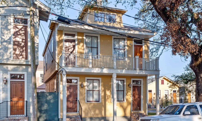 Faubourg Delassize Appartement | Experience New Orleans! 5Bd Rooms 3.5 Bathrooms, Centrally Located