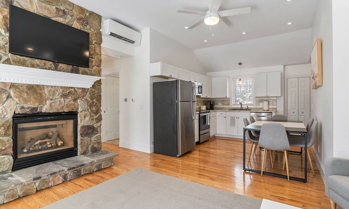 Southern Coast Appartement | Experience Saco in Style: Elegant, Newly Upgraded Home