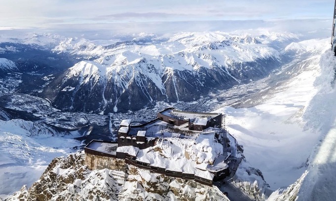 Le Lavancher Chalet De Ski | Experience Sheer Luxury IN Chamonix With AN Octagonal Pool