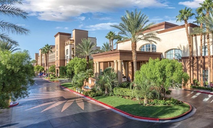 Enterprise Copropriété | Experience the Best 2-bedroom Condo with a Lazy River in Vegas - Special Offer!