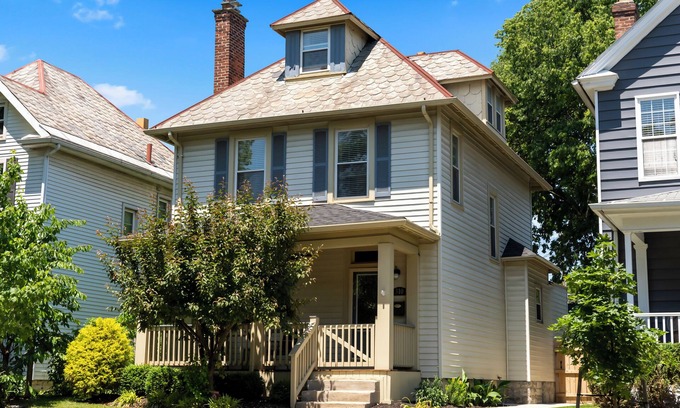 Merion Village Maison | Experience the charm of Hemingway's Hideaway, nestled in the vibrant Merion/German Village.