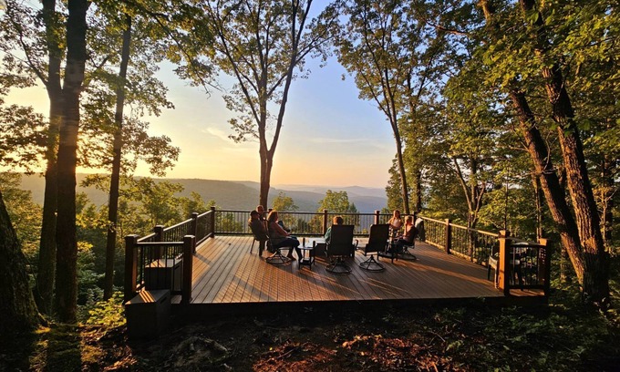 Spencer Cabine | Experience the peaceful Wooded Retreat Cabin - 300 private acres -security gate
