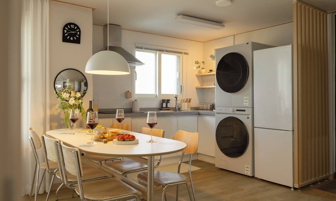 Sindangil-tong Appartement | Experience the vibrant city of Seoul in style at o-nol.