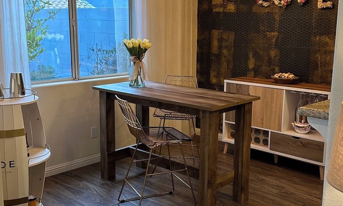 Canyon Gate Maison | Experience Vegas like a local! Cozy 2-bedroom townhome 25 mins from LV Strip