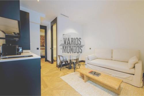 Barrio de La Latina Appartement | Experiencia Madrileña para 4, vive en Calle del Aguila E3