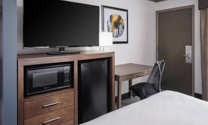 Greater South River City Hôtel | Explore Austin’s Attractions Easily w/a Quiet Travis Heights Room Stay
