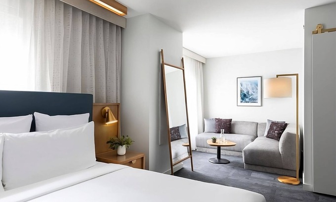 Streeterville Hôtel | Explore Chicago! Short Drive to Bridgehouse and Chicago River Museum!