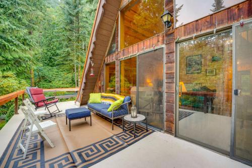 Mount St. Helens Maison | Explore Mt St Helens A-Frame Chalet with Deck!