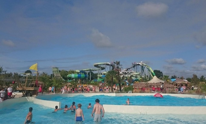 Le Champ-Saint-Pere Maison | EXPLOREZ LE VENDEE DANS CETTE MERVEILLEUSE MAISON DE VILLE. 20 MINUTES DES PLAGES