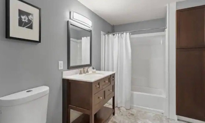 Cedar Mill Copropriété | Exquisite Comfort: Luxury Suite