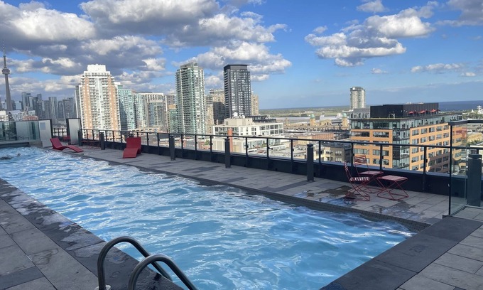 Liberty Village Copropriété | Exquisite Condo with Stunning Views in Downtown