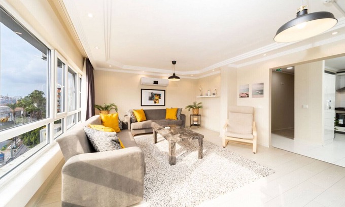 Kaleici Appartement | Exquisite Flat with Sea View Near Hadrian Gate