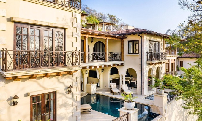 Las Catalinas Maison | Exquisite Mediterranean Home with pool, hydromassage and sauna