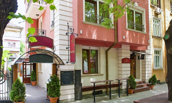 Oborishte Appartement | Exquisite Penthouse In The Heart Of The City