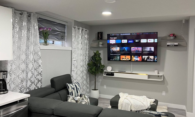 Beaumont Maison | Exquisite suite in Beaumont!