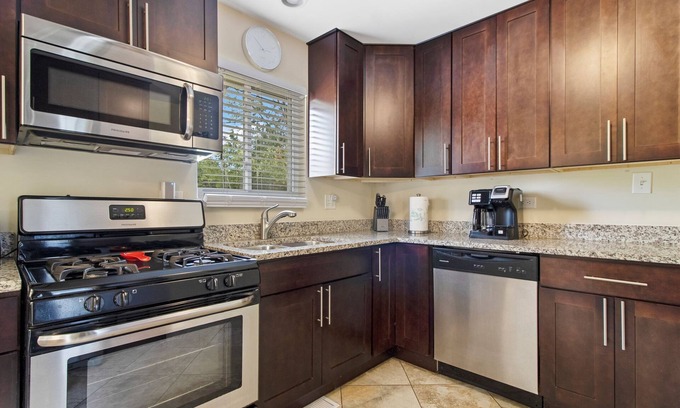 Des Plaines Maison | *Extended Stay* Des Plaines FHS Rental