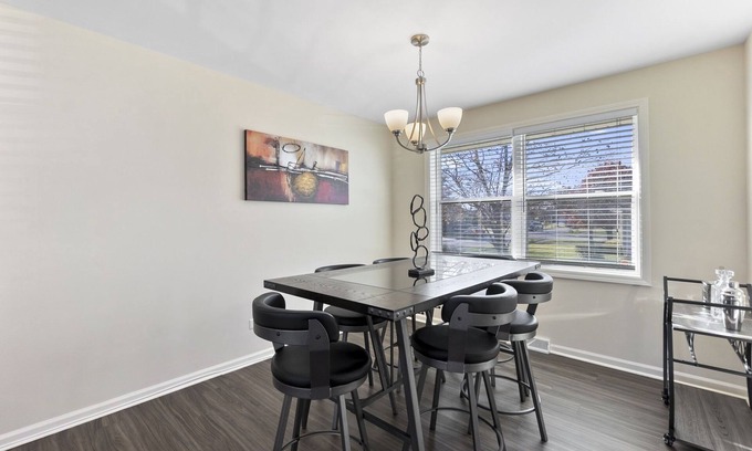 Matteson Maison | Extended Stay Matteson FHS Rental