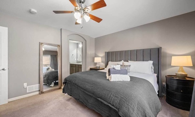 Colorado Springs Maison | Extended Stay- Theater Room, Workspace, and Grill