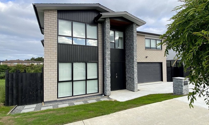 Flat Bush Maison | Extra-Large Brand-New House 9 Bedrooms 6 Bathrooms