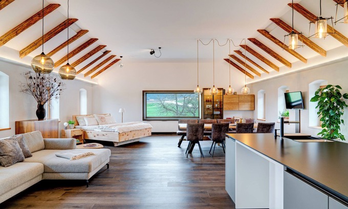 Senftenbach Appartement | Extraordinary loft in a former stable building