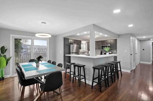 Forestview Maison | Extravagance in Schaumburg