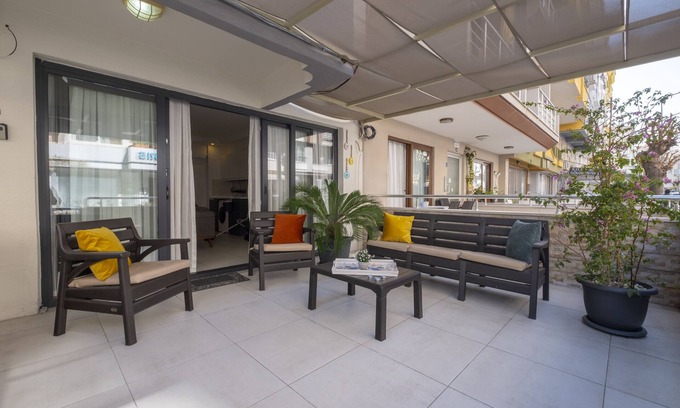 Marmaris City Center Copropriété | Ezgi's Suite met Terras in Het Hart van Marmaris
