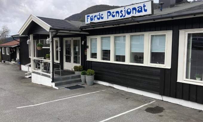 Forde Lit Et Petit-Déjeuner | Førde Pensjonat