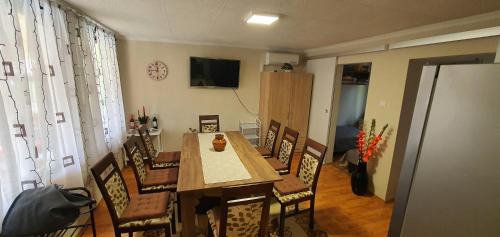 Vasarosnameny Appartement | FÜGE-FA-HÁZ VÁSÁROSNAMÉNY - GERGELYIUGORNYA