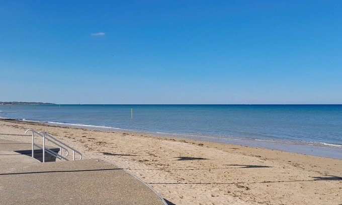 Bernieres-sur-Mer Appartement | F2 à 300 mètre de la plage, tous commerces à proximité.