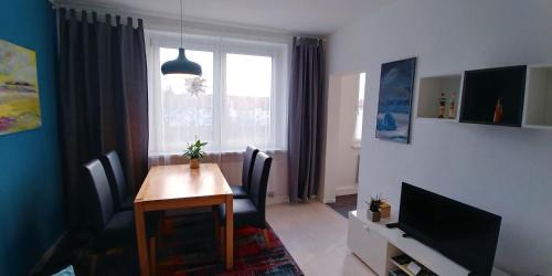 Laubegast Appartement | F3 - "Gemütlich mit Kunst"